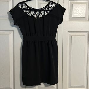 SILENCE & NOISE Urban Outfitters Size X-Small Black Strappy Mini Dress Pull On